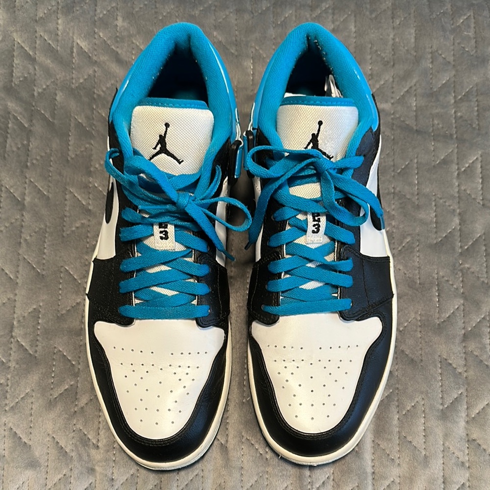 EUC Jordan Sneakers in Vibrant Blue